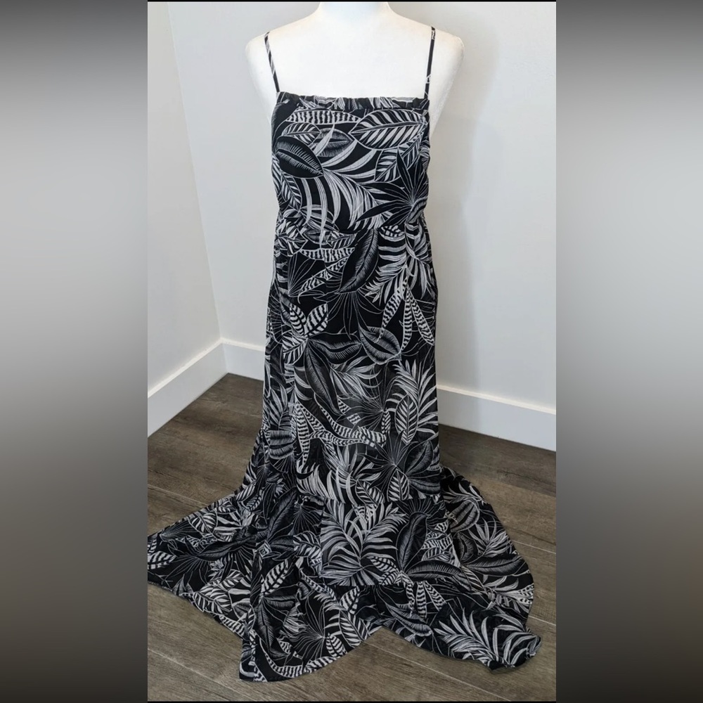 Banana Republic Black Palm Print Tiered Smocked Maxi size large